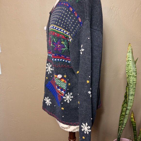 Mittens & Flowers Christmas Sweater XL￼ - Picture 4 of 9